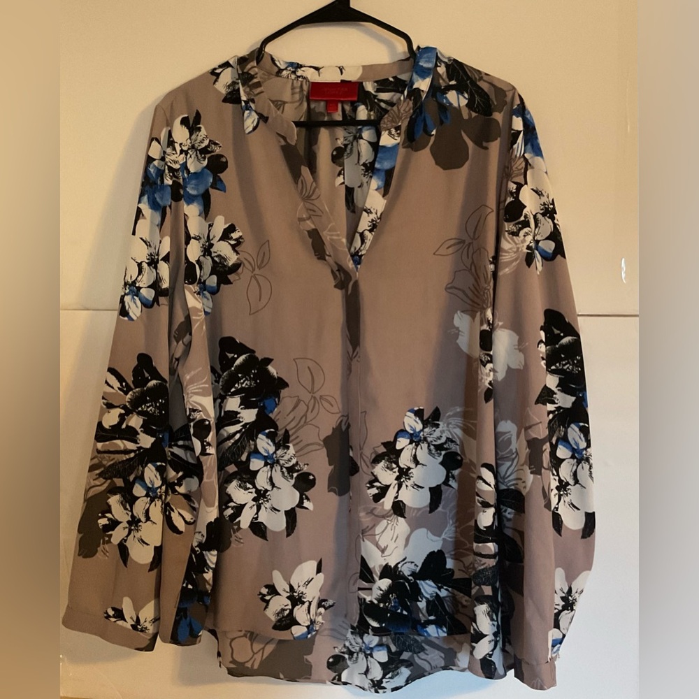 Jennifer Lopez Floral Blouse in Gray, Black, and Blue - Picture 2 of 6